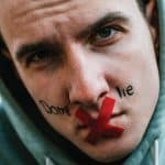 Mentir no ha liberado a nadie